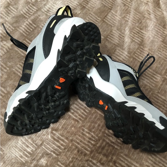 Nike ACG Women’s Shoe - 8.5 - Picture 2 of 6